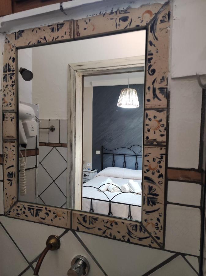 לאוריה אינפריורה B&B La Fontana Borbone מראה חיצוני תמונה