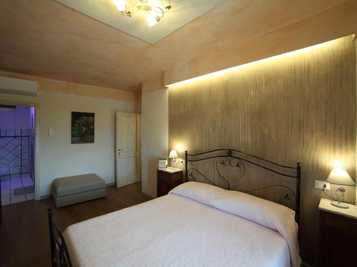לאוריה אינפריורה B&B La Fontana Borbone מראה חיצוני תמונה