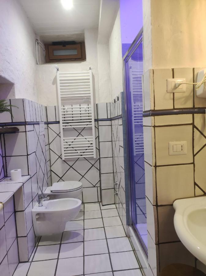 לאוריה אינפריורה B&B La Fontana Borbone מראה חיצוני תמונה