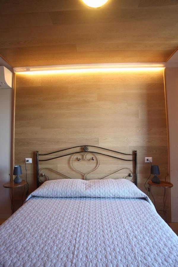 לאוריה אינפריורה B&B La Fontana Borbone מראה חיצוני תמונה